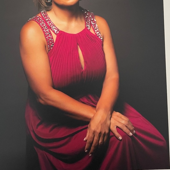 Beautiful Gala dress by Eliza J / Size 6 / Color Coral - Picture 3 of 9